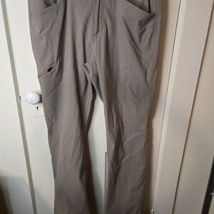 Orvis Men's Cargo Pants in Tan